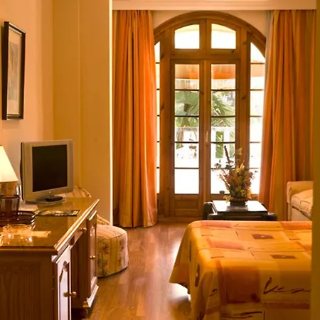 Hotel La Cueva Park