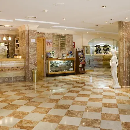 拉库埃瓦公园酒店 4* 赫雷斯