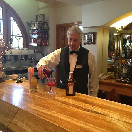 拉库埃瓦公园酒店 4*