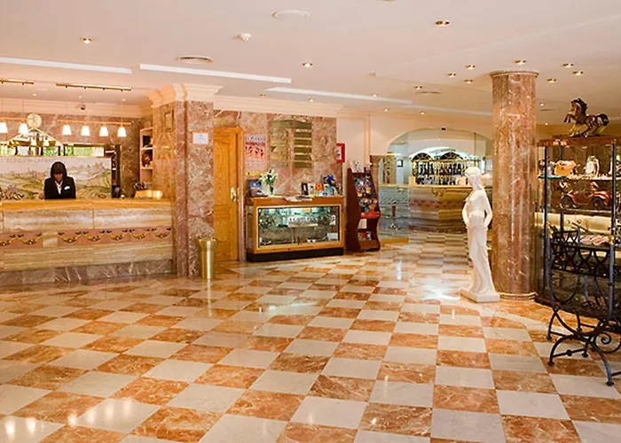 La Cueva Park Hotel