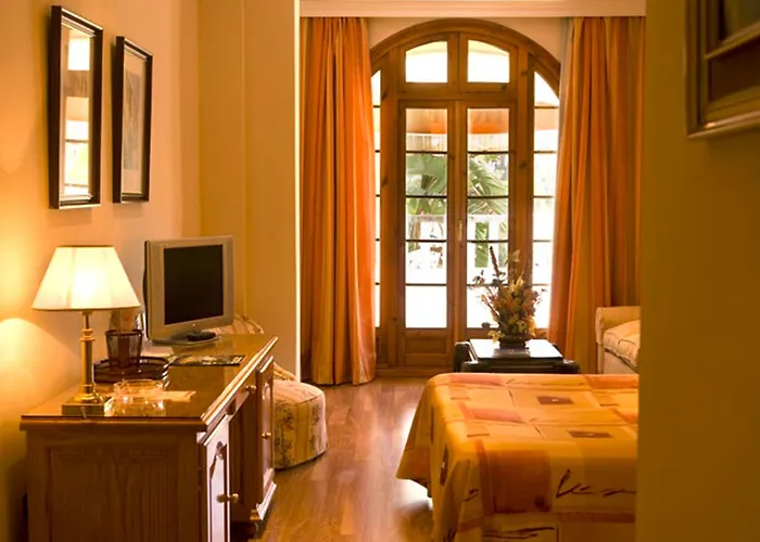 Hotel La Cueva Park