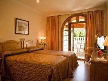 Hotel La Cueva Park