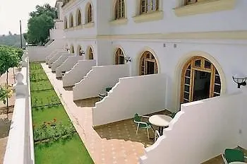 La Cueva Park 4*