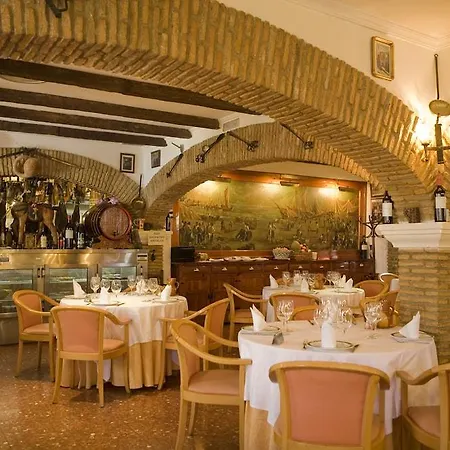 Hotel La Cueva Park 4*
