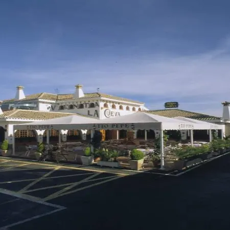 Hotel La Cueva Park