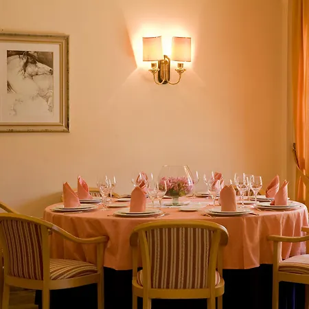 Hotel La Cueva Park